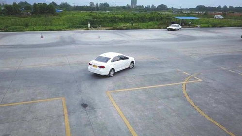 頂格處罰！宜賓2個(gè)駕校車(chē)被當(dāng)場(chǎng)查扣，只因未實(shí)行“一人一車(chē)一教”和無(wú)紙化教育
